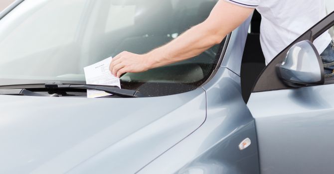 Sanciones por no llevar la documentación del coche